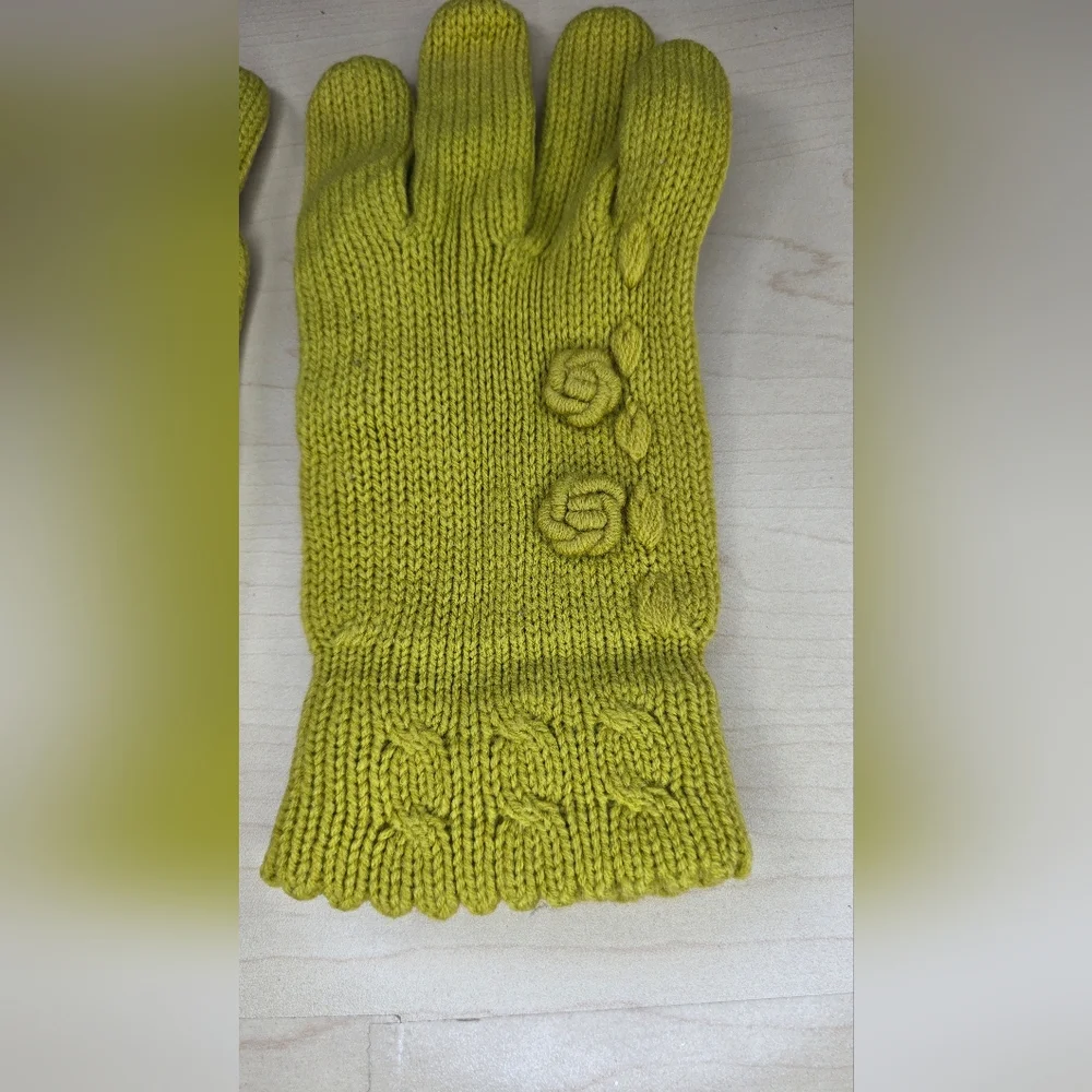 Vintage‎ Knit Floral Accent Gloves Mustard Yellow
